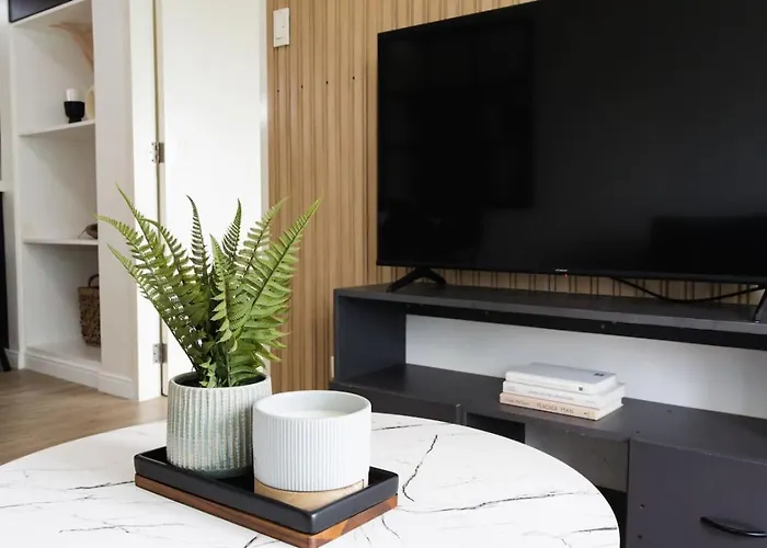 Scandi 1 Bedroom Golf View Bgc * Manila